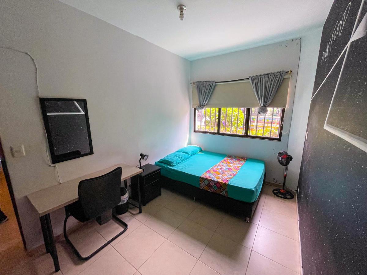 Casa Clandestina Guest House 麦德林 外观 照片